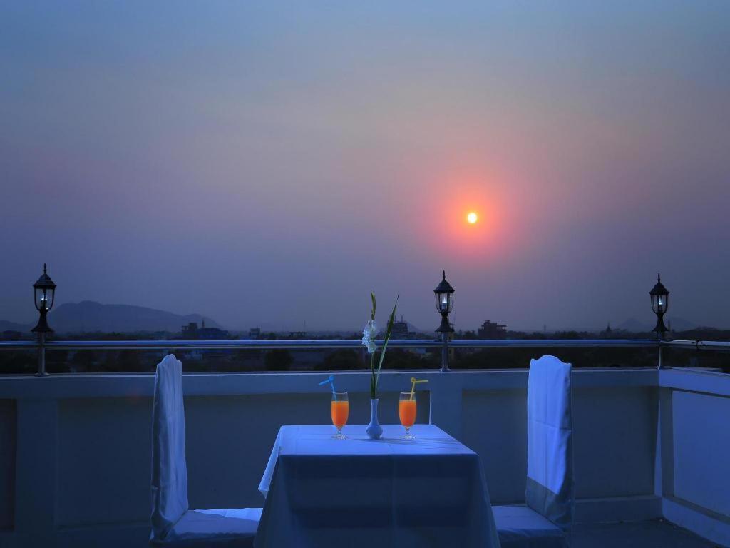 King & Queen Hotel Monywa Exterior foto